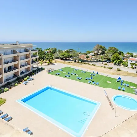 Remarkable 1-Bed Beach Apartment in Albufeira Apartment *